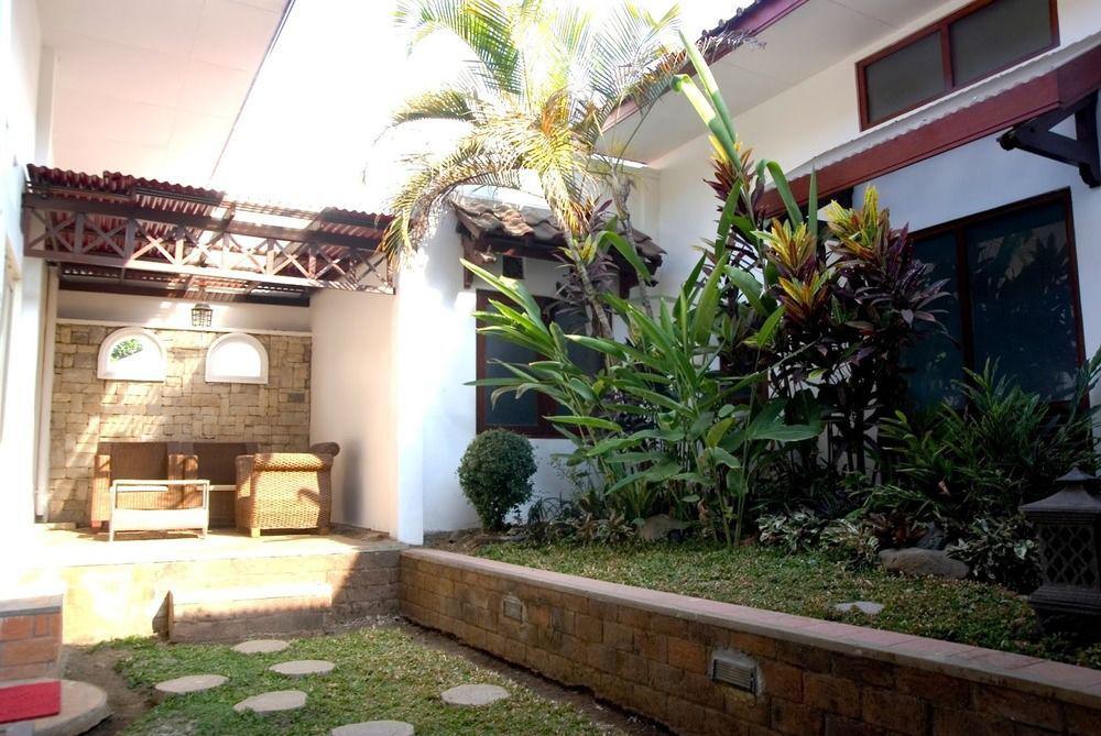 Family Hotel Gradia 1 Batu  Bagian luar foto